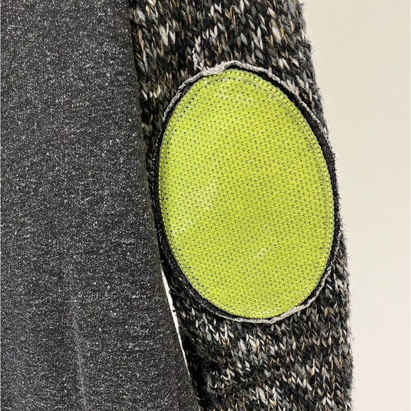 BOUTIQUE ITALIAN CARDIGAN - Picture 4 of 5